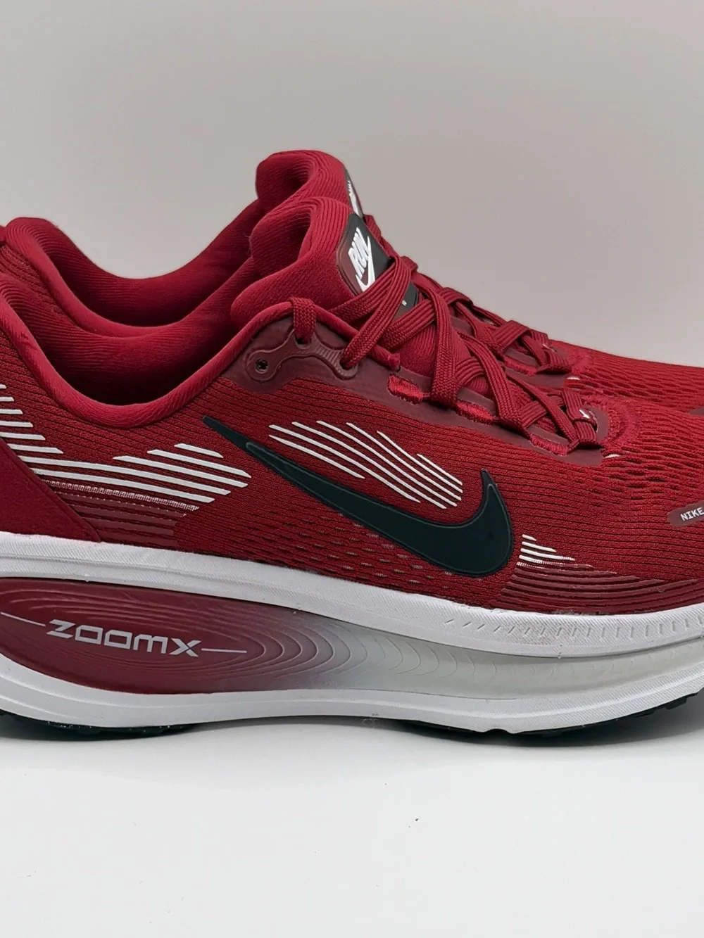 Nike Vomero 18 Red and Black ZoomX Running Shoes_4
